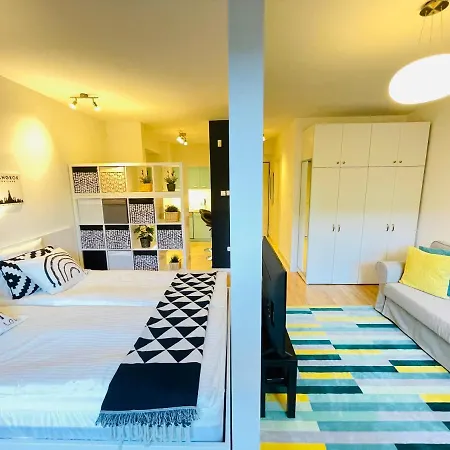 Peony Hollo - Free Garage Under The House