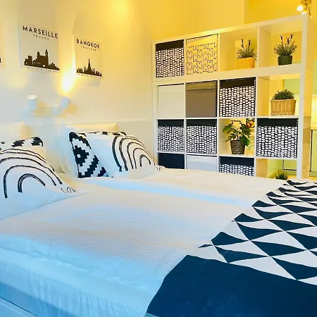 Peony Hollo - Free Garage Under The House Apartament *